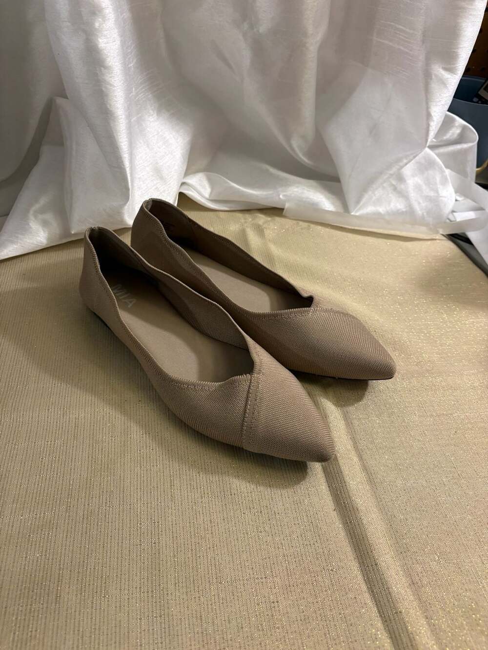 Mia Amora Knit Pointed Toe Flat Size 10M Tan